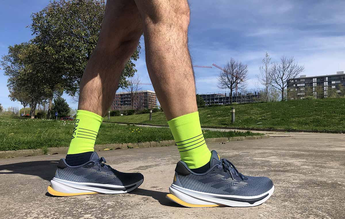 À quelles autres chaussures de running comparons-nous la Supernova Stride adidas?