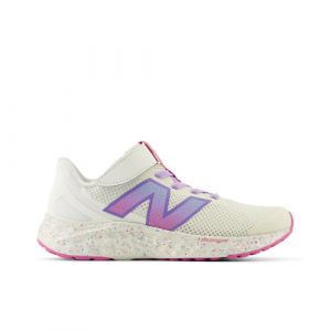 New Balance Criança Fresh Foam Arishi v4 Bungee Lace with Top Strap in Rosa