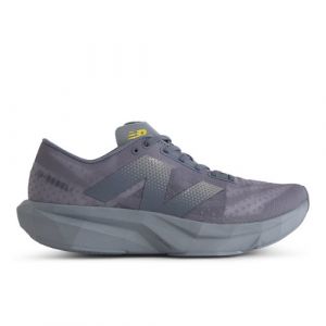 New Balance Unisex FuelCell Rebel v4 in Cinza