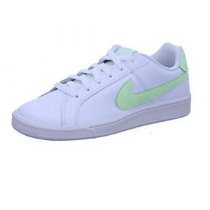 NIKE Wmns Court Royale