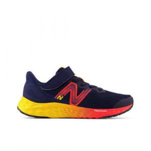 New Balance Criança Fresh Foam Arishi v4 Bungee Lace with Top Strap in Azul