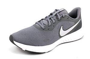 Nike Revolution 5